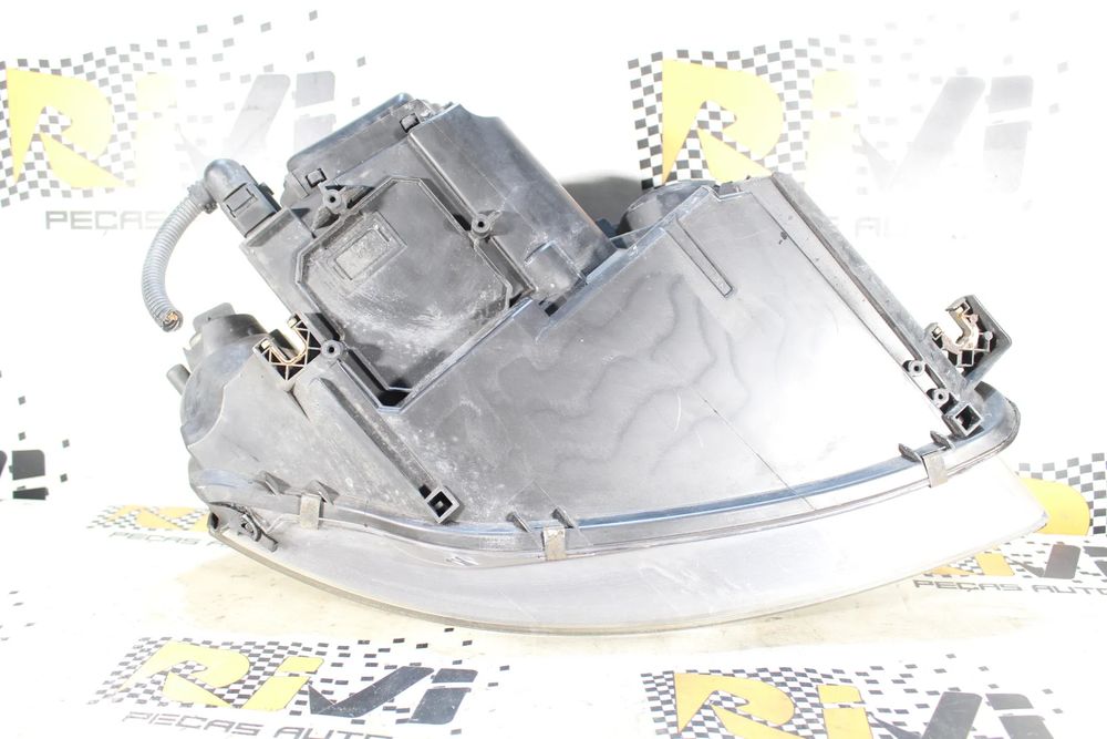 Ótica / farol esquerda AUDI A3 (8P1)