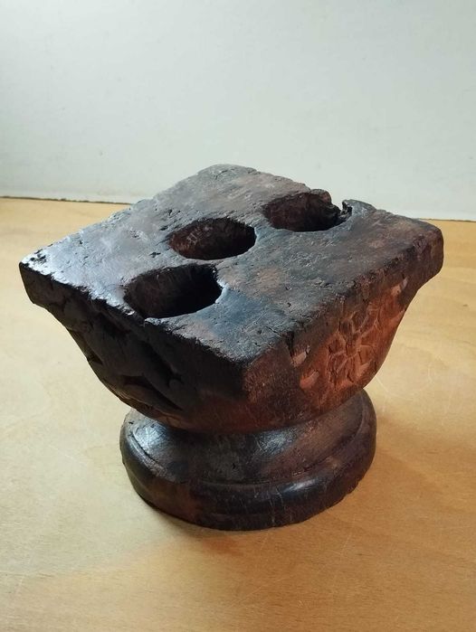 Castiçal / Porta Velas em Madeira Antigo