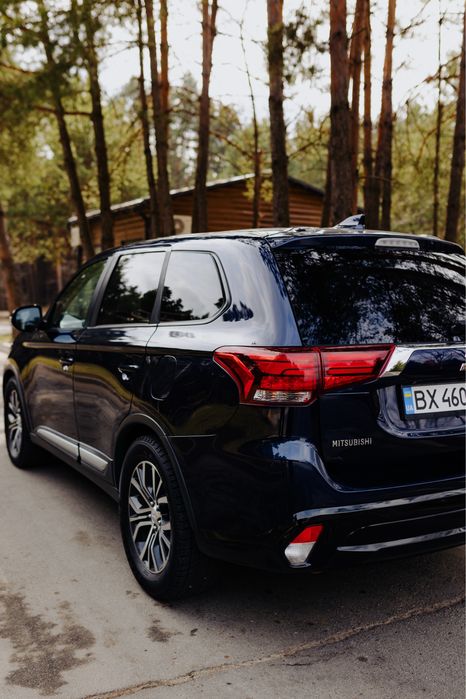 Мітсубісі Аутлендер 2017 року .Mitsubishi Outlander 2017