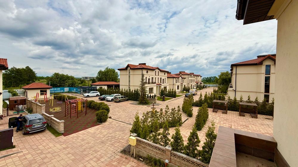 Без%.Продаж дуплекса в КМ "Фонтан",є басейн,барбекю. Підгірці.3 сотки