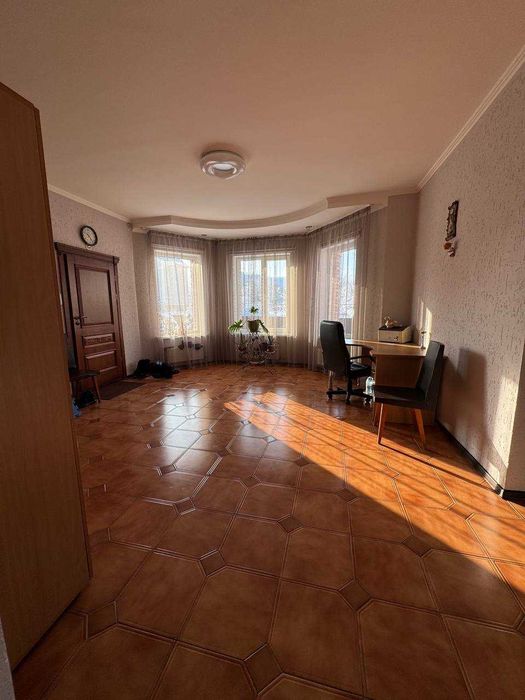 Будинок з ремонтом в Бучі 211м2, з ГАЗом, на 7.5 сотках,є власна лазня