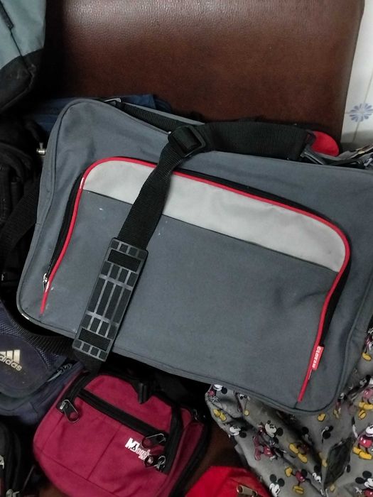 Mochilas sacos de ombro.pasta pc etc