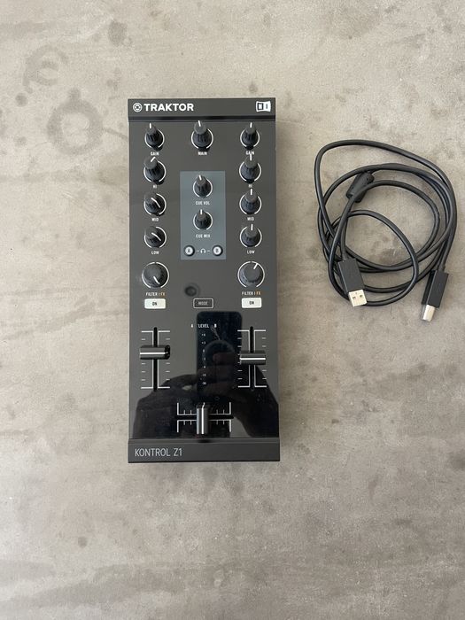 Native Instruments Traktor Kontrol Z1