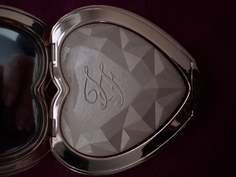 Rozświetlacz TOO FACED Love Light