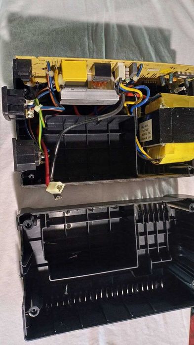 UPS Eaton Nova AVR 500 (SEM Batteria)