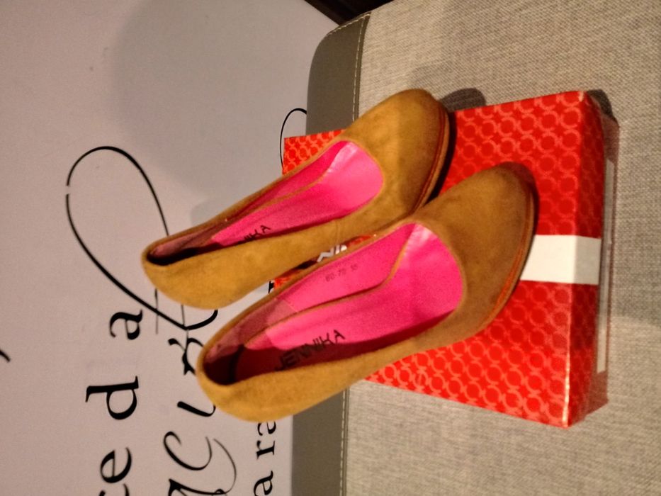 Nowe buty na obcasie