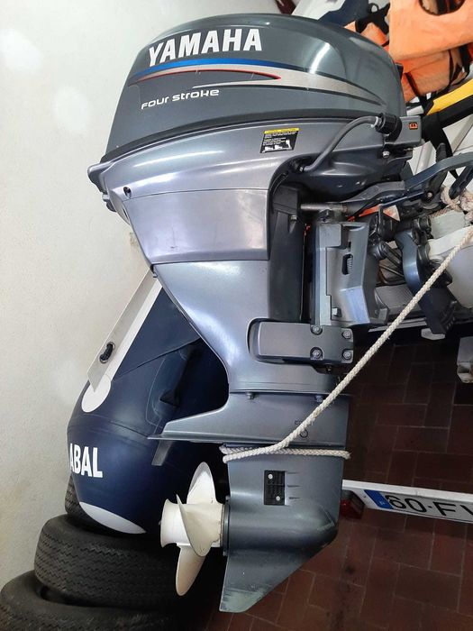 Barco Semi-rigido "COMO NOVO" Honwave T40 AE2 c/ Atrelado e motor Yamaha de 25Hp a gasolina