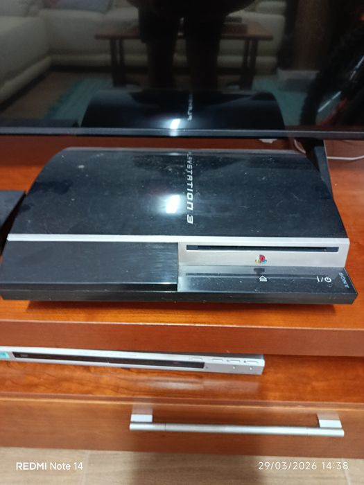 Uma PS3 a trabalhar