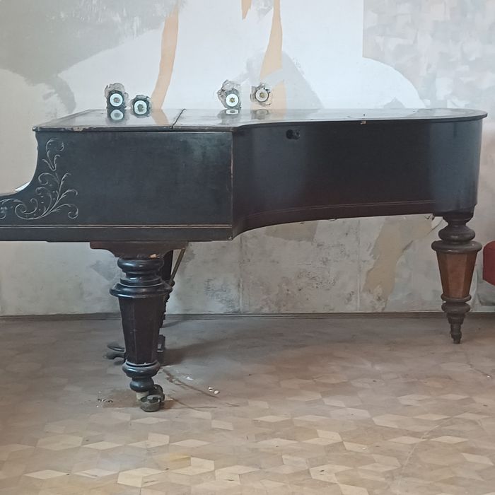 Fortepian antyk sprzedam