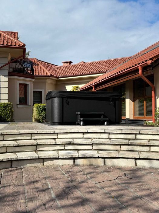 Wanna Jacuzzi Viskan Ekero – Luksusowy hydromasaż dla 6 osób, 54 dysze