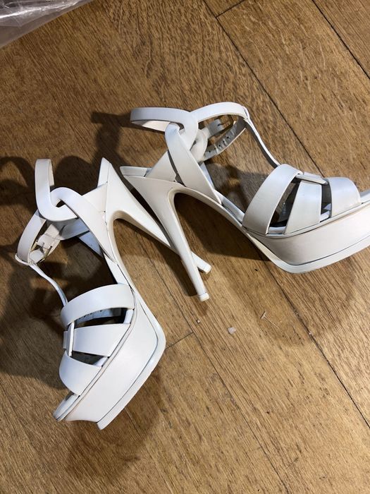 Sandálias Saint Laurent Tribute Brancas - Tamanho 36 (Originais)
