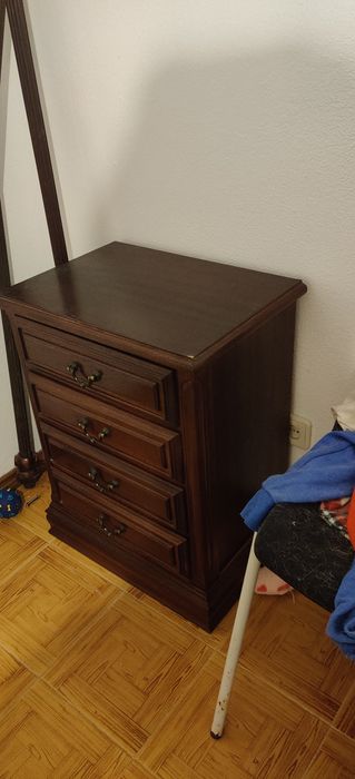 Cama de casal + mesas de cabeceira