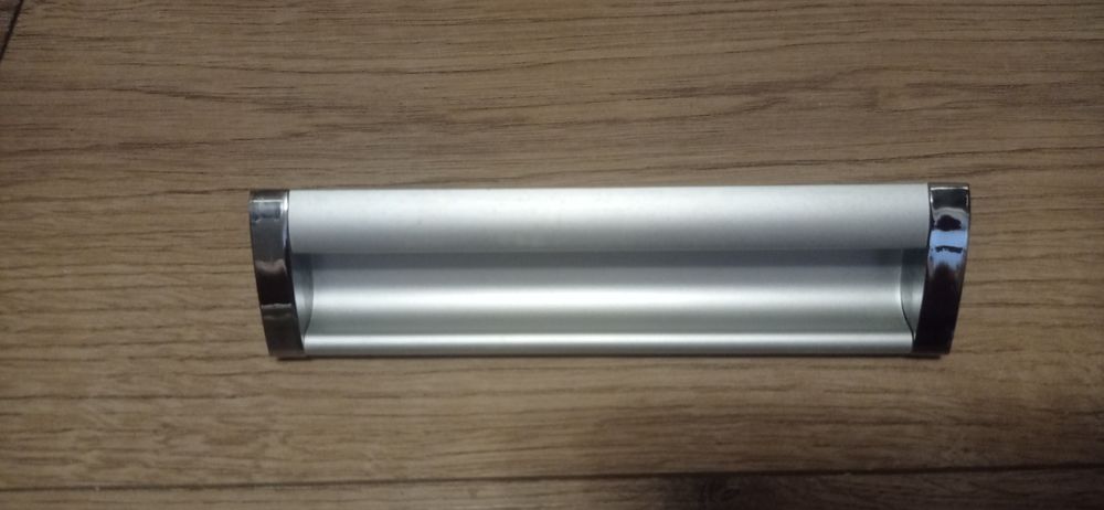 Uchwyt meblowy wpuszczany 175mm 20szt.