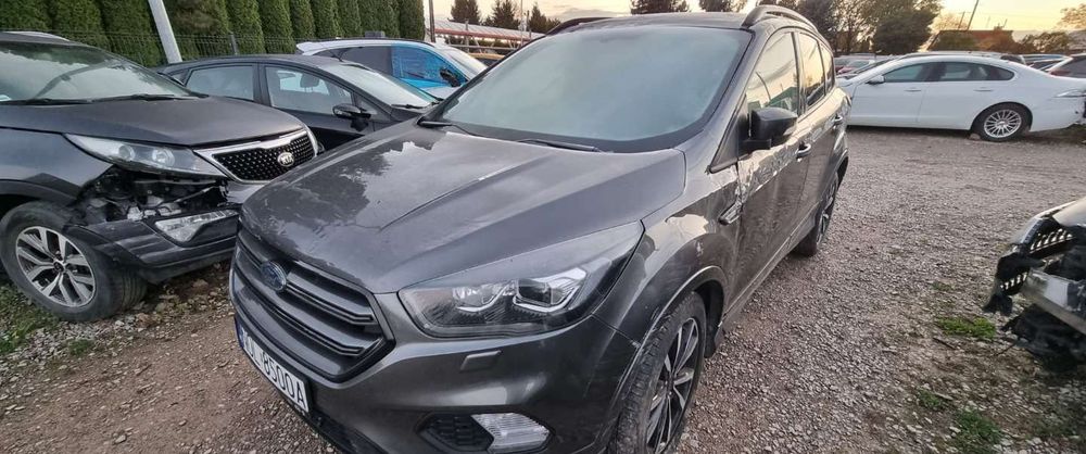 Ford Kuga 2018r, 1.5 Benzyna. Uszkodzony. Poobijany. Jeździ.