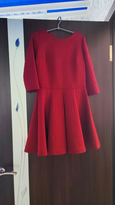 Красива вечірня сукня