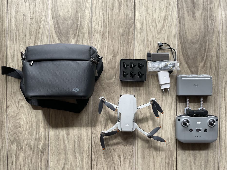 新品未開封即納 DJI MINI 2 Fly More Combo Dji Mini 2 Fly More Combo Używany - Niska cena na Allegro