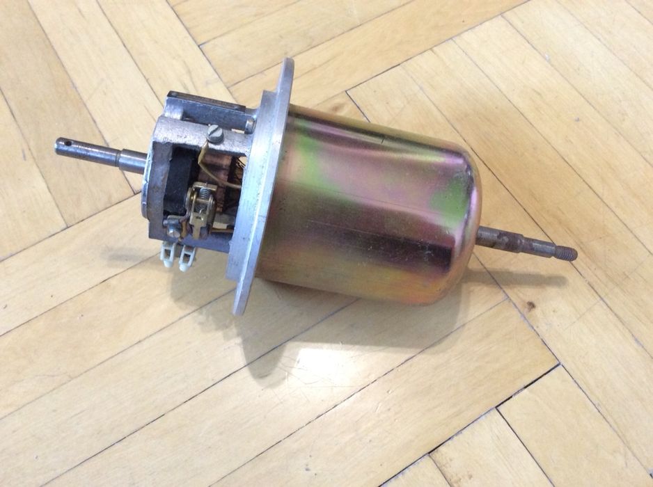 Электродвигатель отопителя  Сирокко Икарус, вешалка Икарус