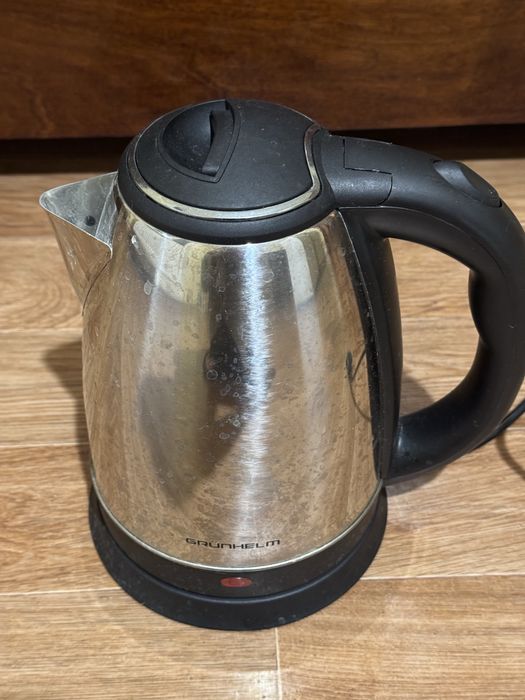 Электрочайник Grunhelm