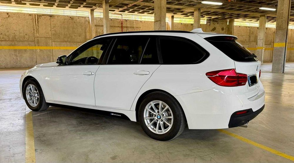 BMW 318d Touring Sport Pack M Interior | 2017 | 103.000 km | Nacional