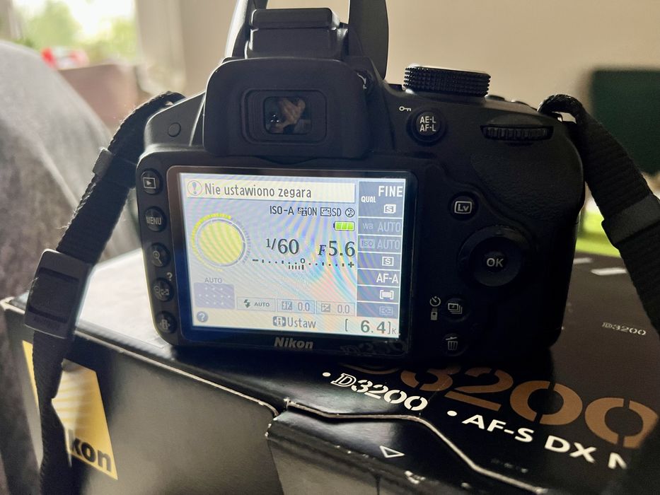 Nikon D3200 z obiektywem jak NOWY