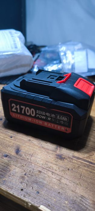 Bateria li-ion Makita 21v 10Am reais nova