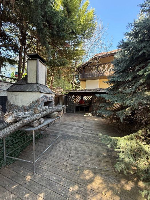 Оренда Будинку 2 бассейна сауна хамман ділянка 12 соток гараж підвал