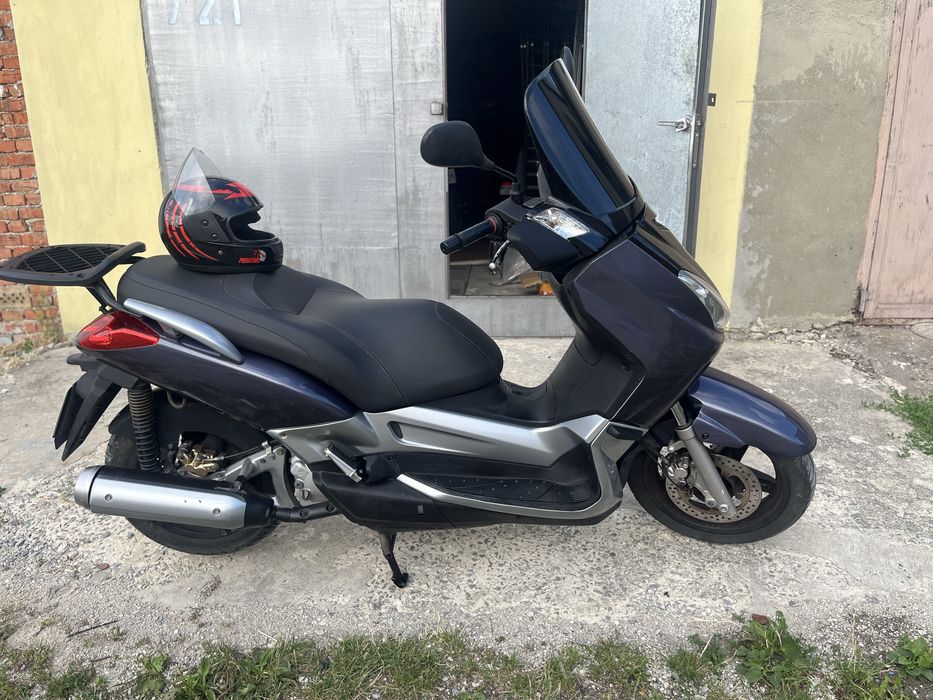 Yamaha x max 250 кубів з доками