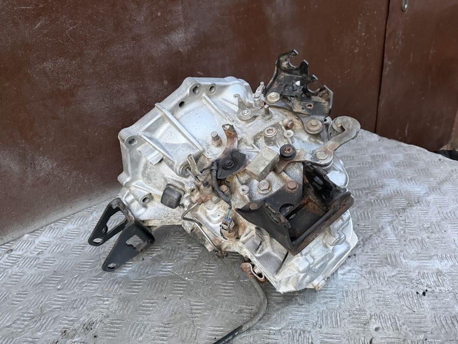 Тойота королла 16 год toyota corolla пробег 40 тыс!коробка мкпп 1.5