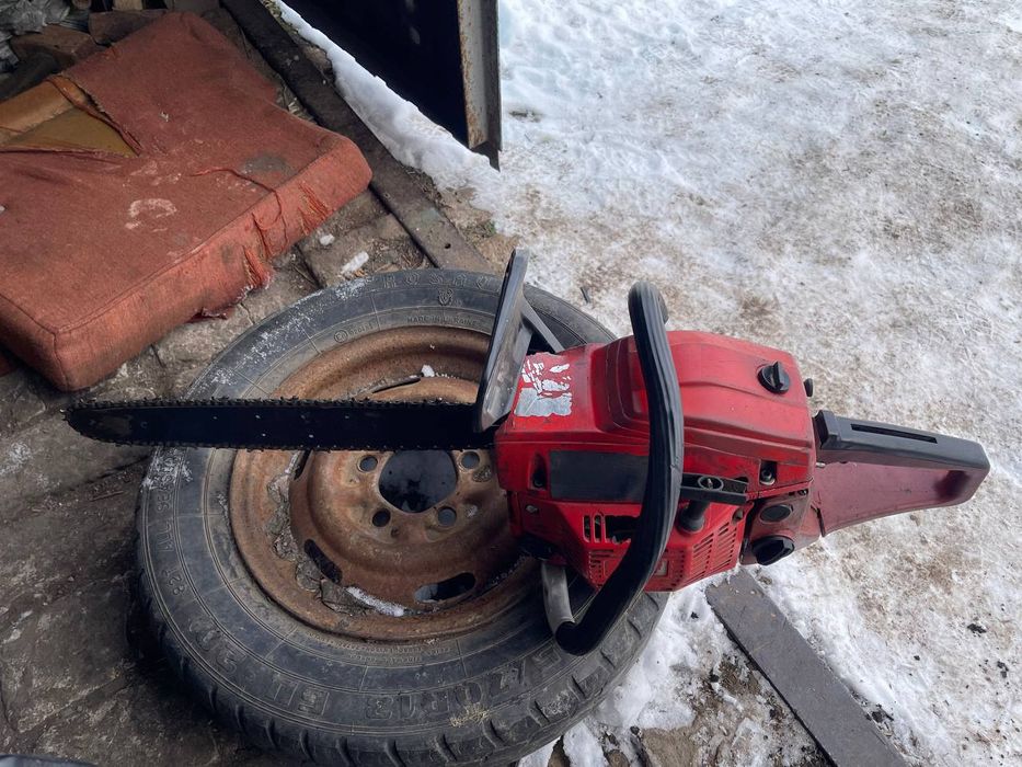 Бензопила Goodluck GL4500 в рабочем состоянии