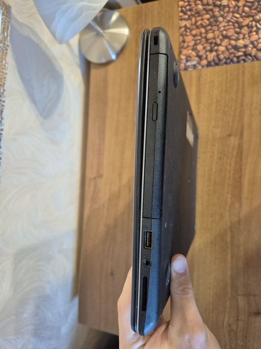 Ноутбук Asus x542UF додатково доставлена ОП 8 ГБ