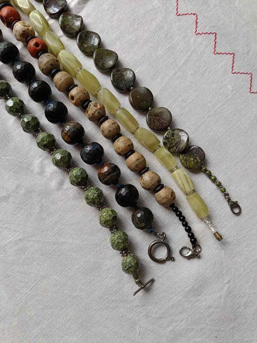 Бусы из натуральных камней