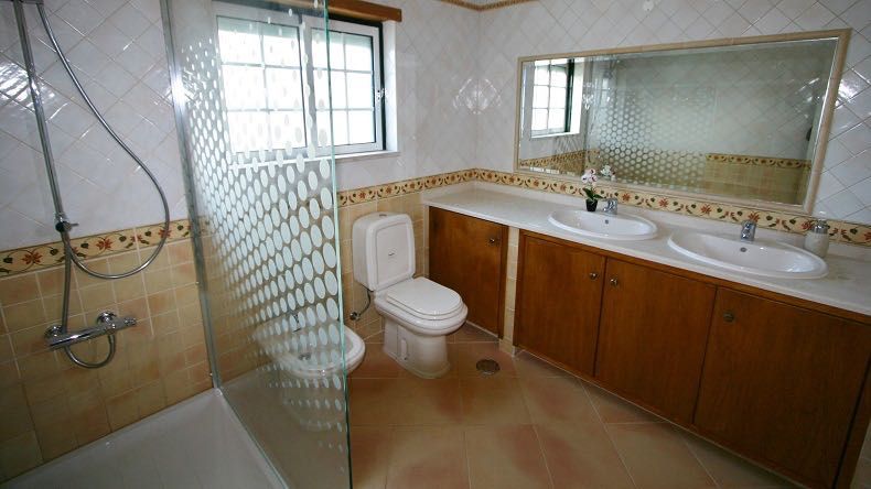 Quarto (suite Formosa) vista mar com piscina na Fuzeta-Moncarapacho