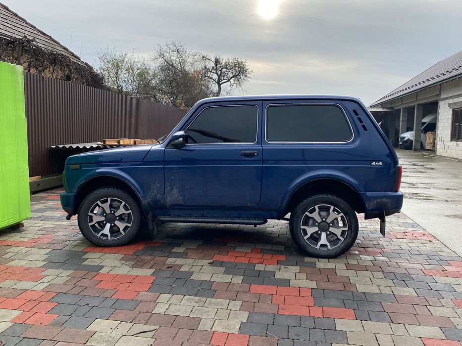 Ваз 21214 нива .