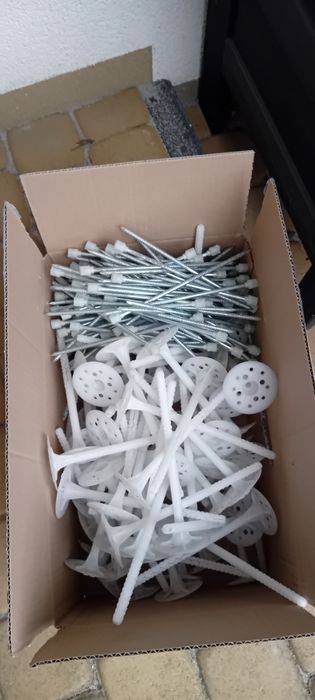 Kołki do styropianu 10x180 z metalowym trzpieniem