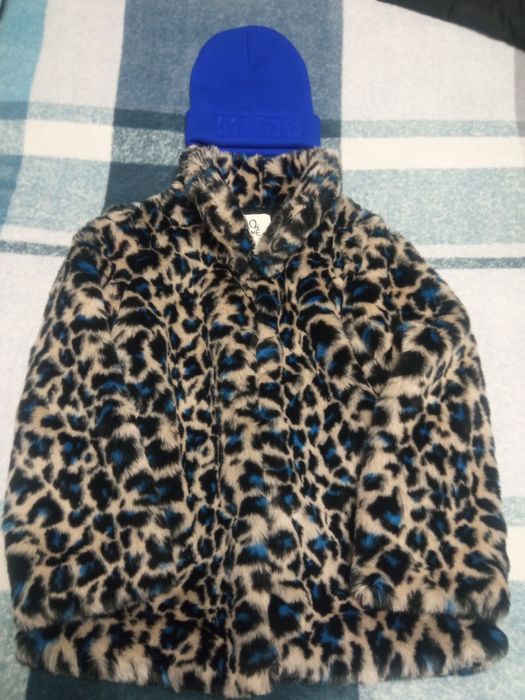 Стильна тепленька шубка.комплект.ціна за все!!!