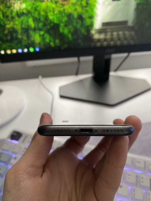 Заблокований Iphone 8 64gb NEVERLOCK