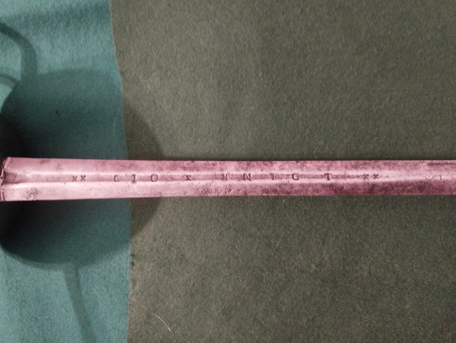 Espada rapiére, também conhecida como "Taza" ou "Copo