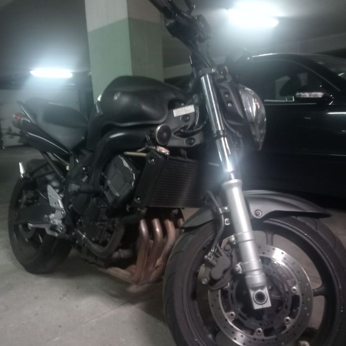 Moto fayzer  muito boa impecave.  Ano 2005pecavel  tem 20 anos