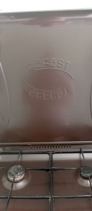 Продам срочно газовую плиту в отличном  состоянии