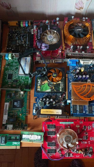 Продам компьютерные комплектующие на запчасти