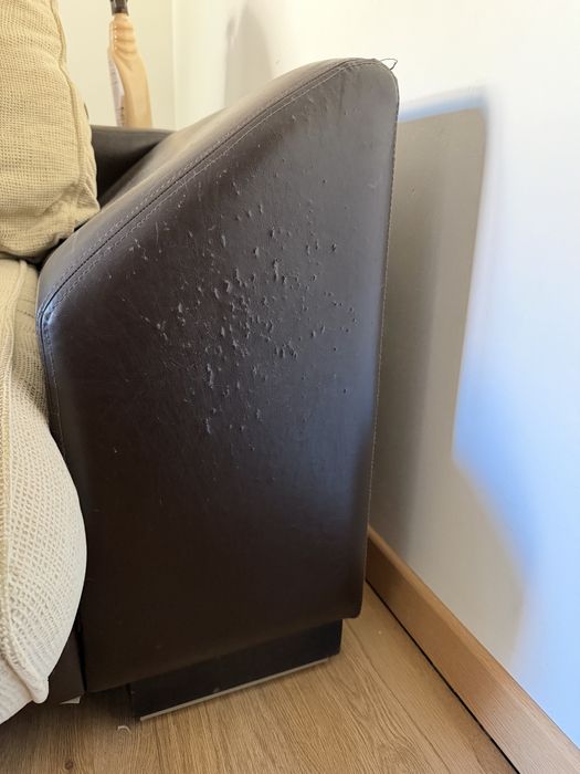 Sofá Chaise Longue com marcas