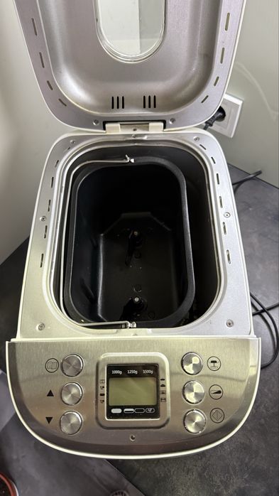 Продаю хлібопіч вживану у відмінному стані