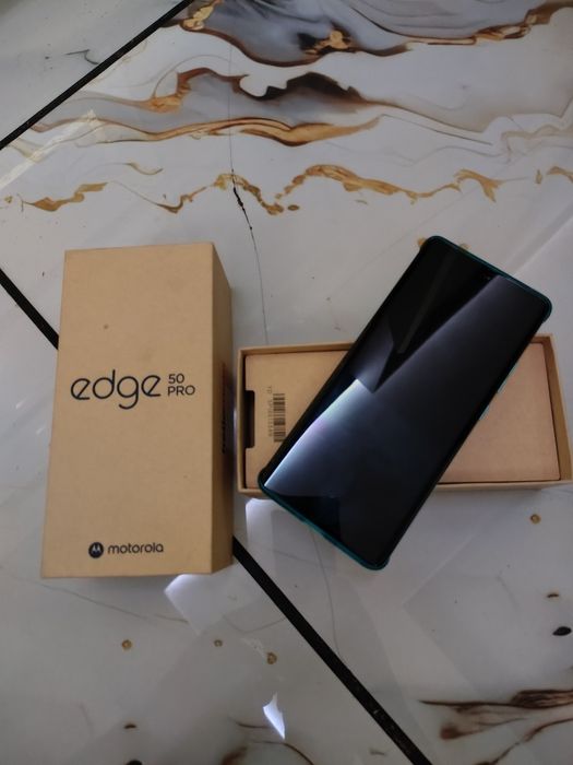 Motorola edge 50 pro 12/512
