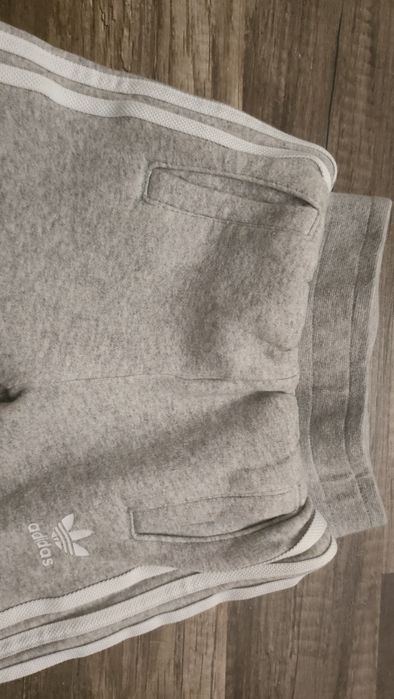 świetne dresowe spodnie ADIDAS