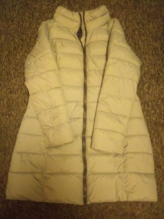 Zimowy szary płaszczyk