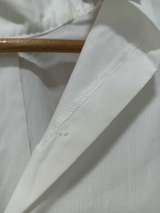 Duas Camisas de Traje Académico – Universidade do Minho – Pouco Uso