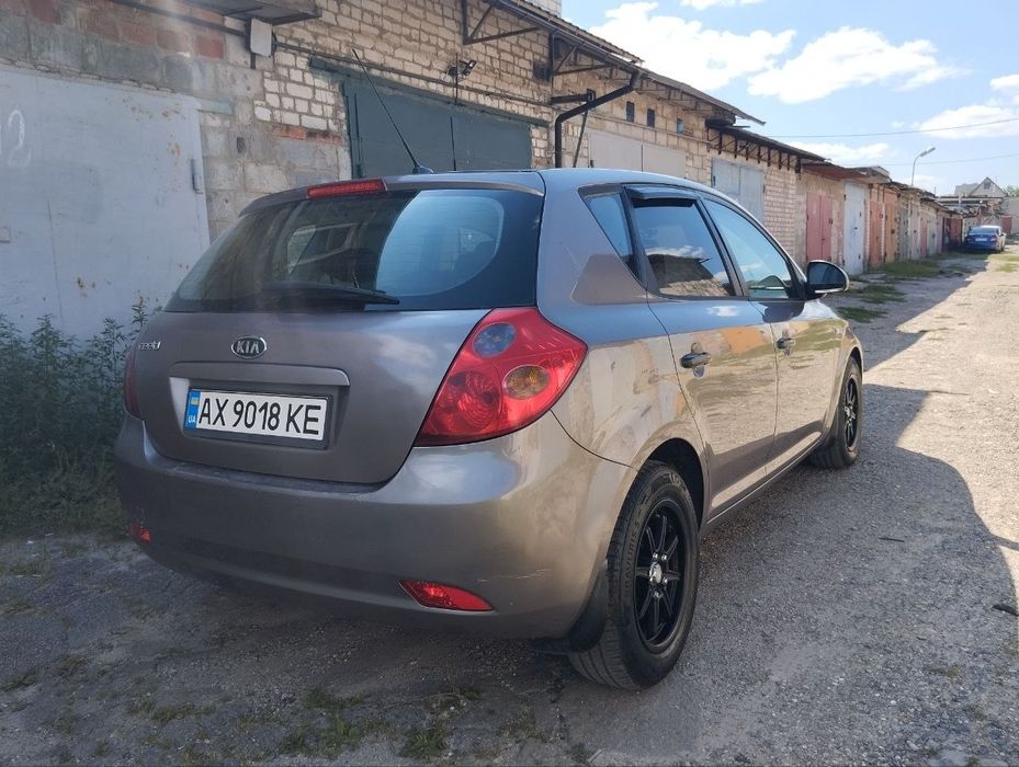 Продам Киа Сид 1,6- автомат