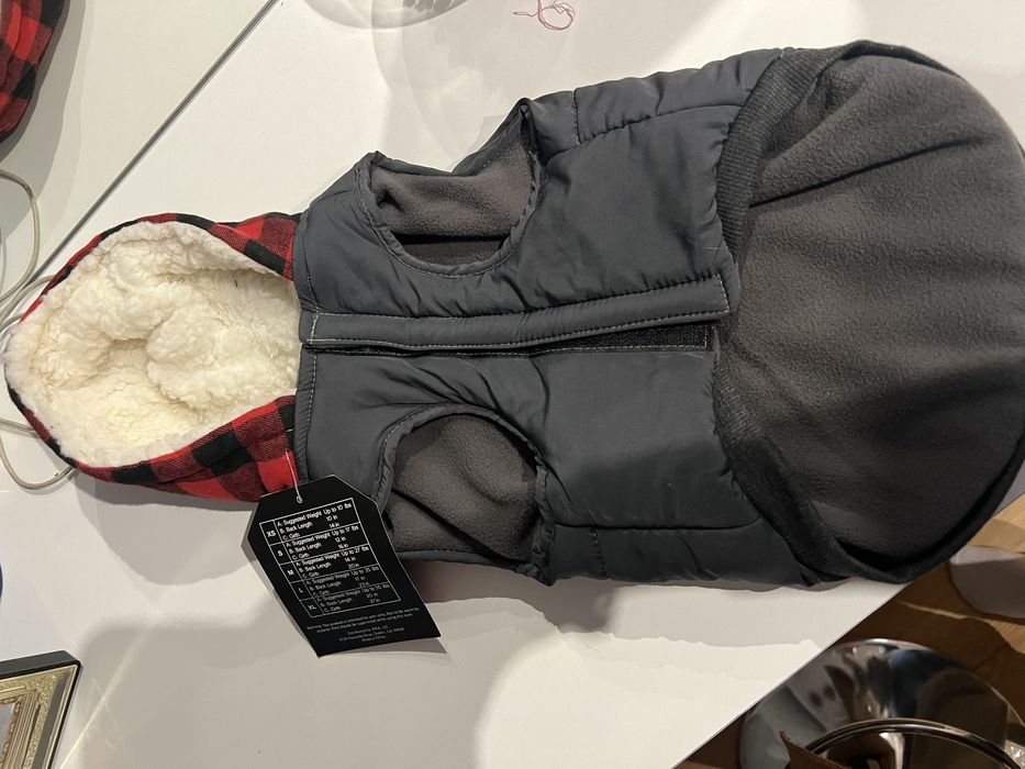 Новий теплий жилет на собаку