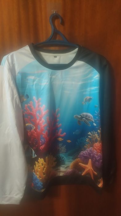 Яркий свитшот унисекс