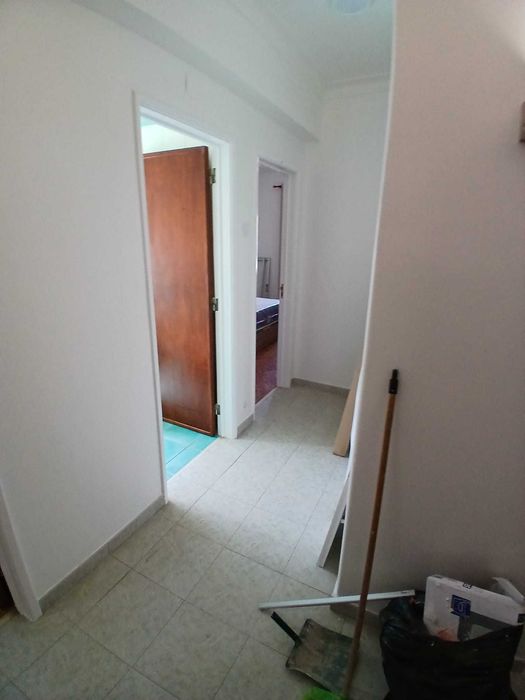 Quartos para Arrendar–Reboleira (Av. de Pangim)  Excelente Localização